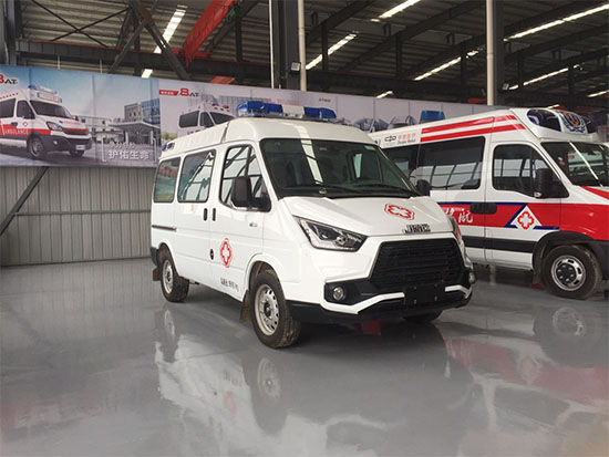 國(guó)六江鈴特順短軸中頂救護(hù)車