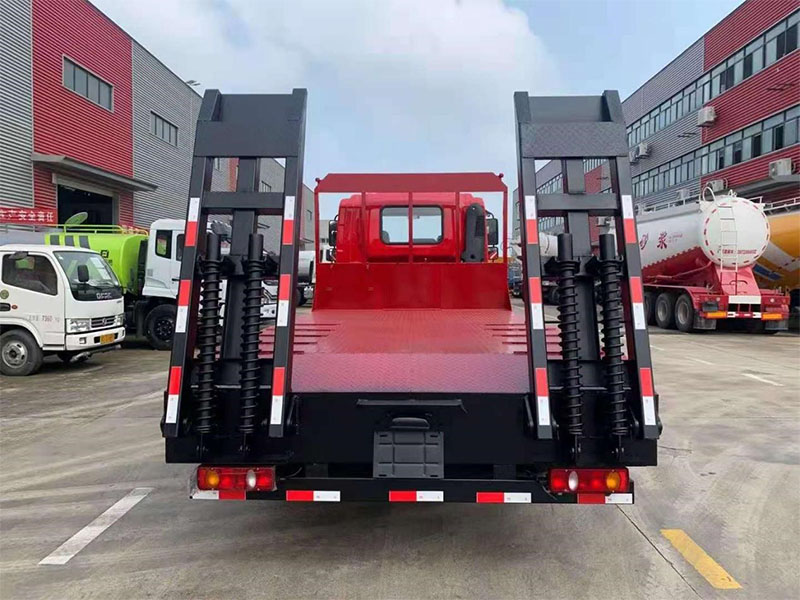 東風(fēng)專(zhuān)底D1國(guó)六平板運(yùn)輸車(chē)