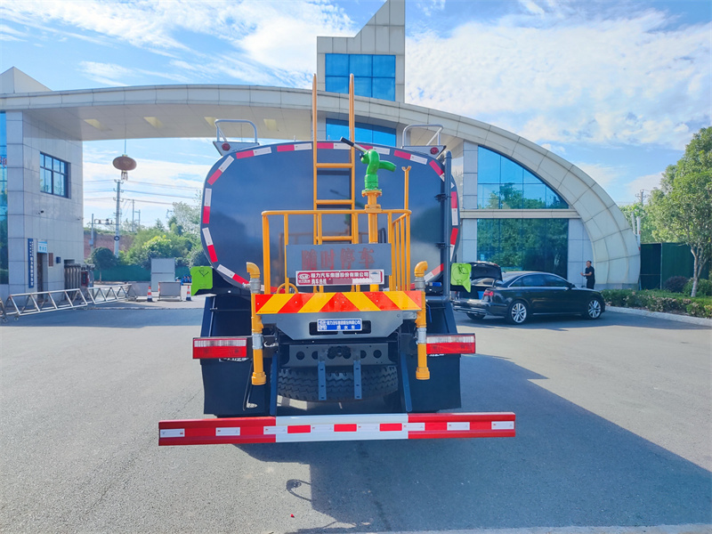 國六14方東風D9灑水車