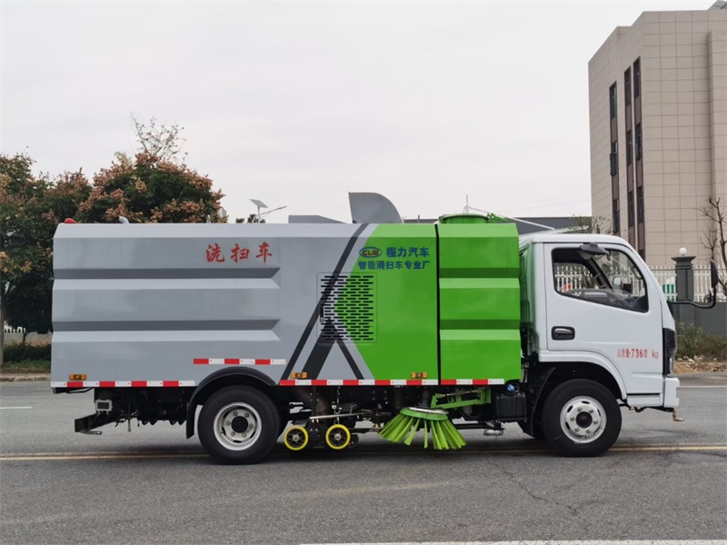東風(fēng)多利卡3308軸距洗掃車