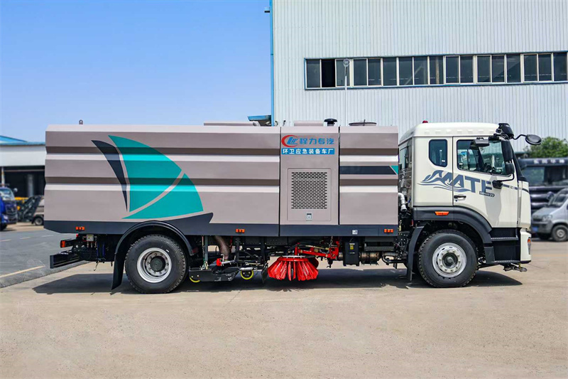 湖北程力重汽濰柴240馬力mate洗掃車（16方）